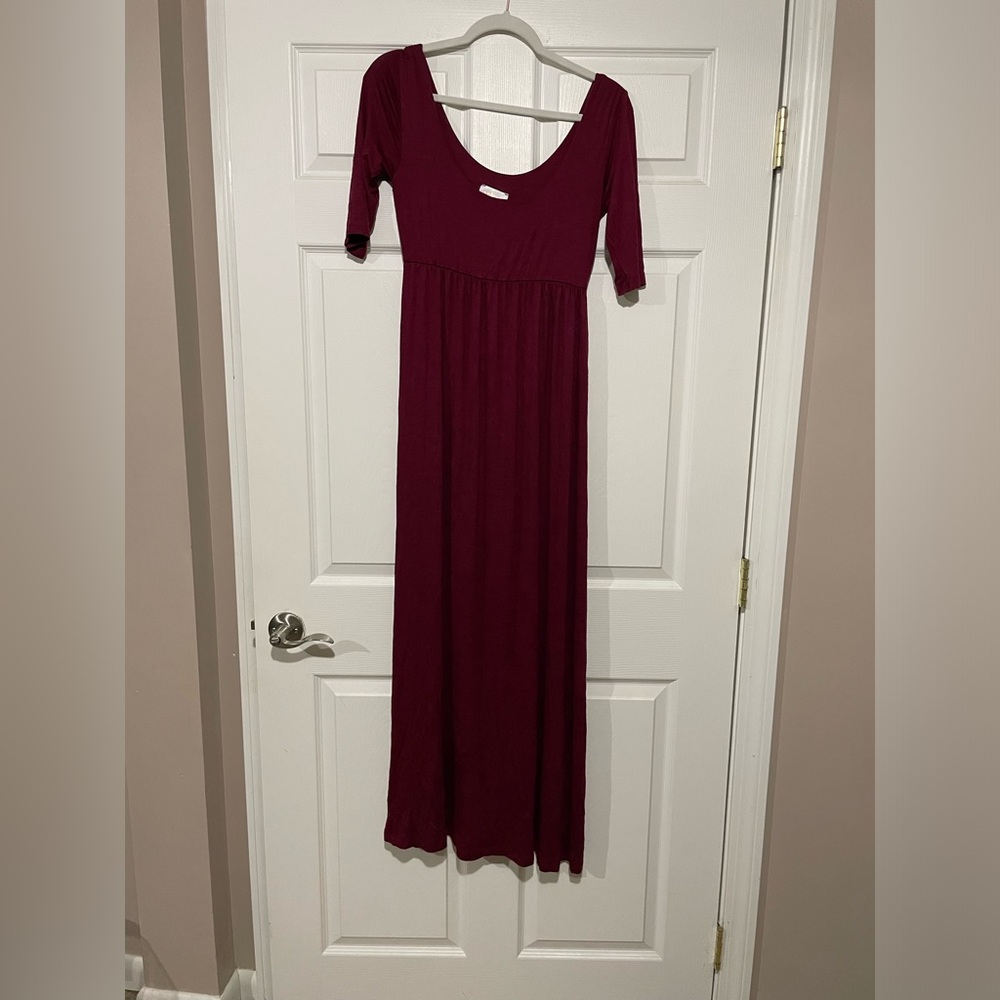 NWOT Burgundy 3/4 sleeve max dress